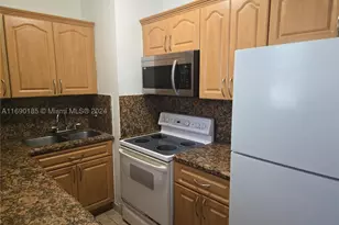 961 E 32nd, Hialeah, FL 33013 - Photo 10