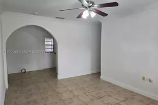 961 E 32nd, Hialeah, FL 33013 - Photo 8