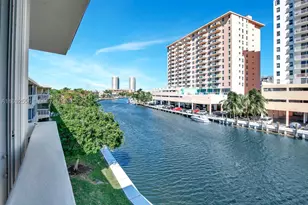 450 Paradise Isle, Hallandale Beach, FL 33009 - Photo 2