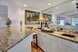 450 Paradise Isle, Hallandale Beach, FL 33009 - Photo 16