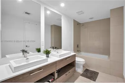 1300 S Miami #3704, Miami, FL 33130 - Photo 22