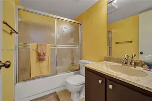 1104 N Hiatus, Pembroke Pines, FL 33026 - Photo 12