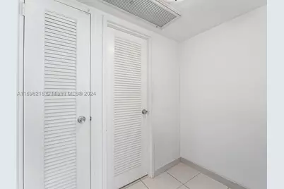 5700 Collins #5B, Miami Beach, FL 33140 - Photo 18