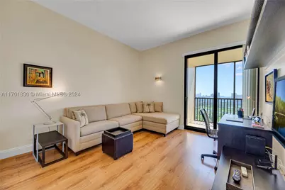 20379 W Country Club #PH-36, Aventura, FL 33180 - Photo 12