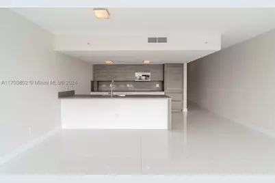 400 Sunny Isles #919, Sunny Isles Beach, FL 33160 - Photo 10