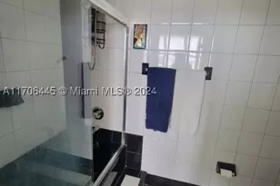 5601 Collins, Miami Beach, FL 33140 - Photo 24