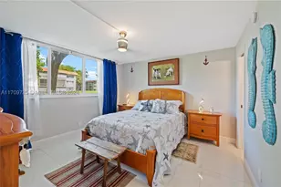 711 S Hollybrook, Pembroke Pines, FL 33025 - Photo 16