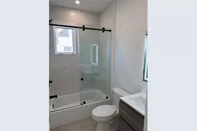 210 SE 10th, Hallandale Beach, FL 33009 - Photo 16