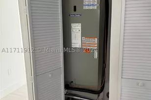 210 SE 10th, Hallandale Beach, FL 33009 - Photo 22