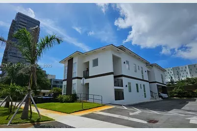 210 SE 10th, Hallandale Beach, FL 33009 - Photo 1