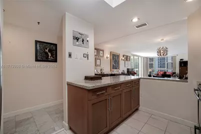 20515 E Country Club #1048, Aventura, FL 33180 - Photo 14