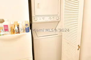 888 Biscayne, Miami, FL 33132 - Photo 10