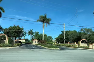 8710 SW 3rd, Pembroke Pines, FL 33025 - Photo 2