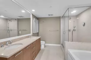 50 Biscayne, Miami, FL 33132 - Photo 24