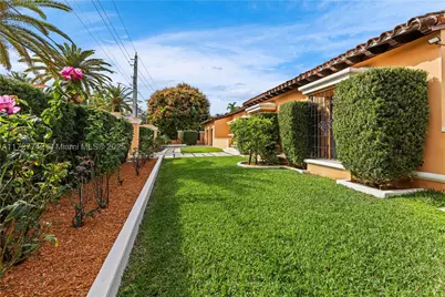 1181 S Alhambra, Coral Gables, FL 33146 - Photo 10
