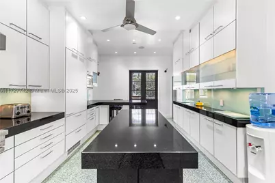 1181 S Alhambra, Coral Gables, FL 33146 - Photo 16