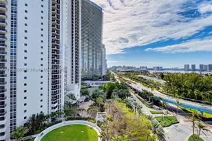 19201 Collins, Sunny Isles Beach, FL 33160 - Photo 22
