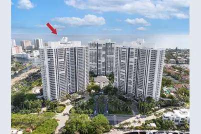21205 Yacht Club #805, Aventura, FL 33180 - Photo 2