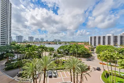 21205 Yacht Club #805, Aventura, FL 33180 - Photo 14