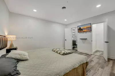 18600 NE 7th, North Miami Beach, FL 33179 - Photo 16