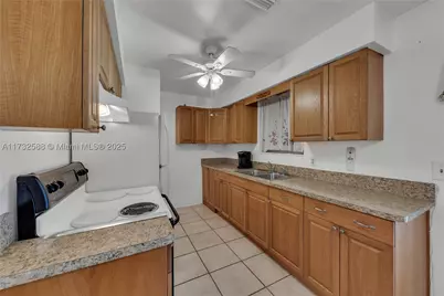 2300 Jackson #10, Hollywood, FL 33020 - Photo 6