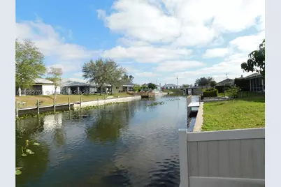 617 SE 7, Cape Coral, FL 33990 - Photo 10
