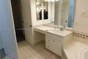 617 SE 7, Cape Coral, FL 33990 - Photo 6