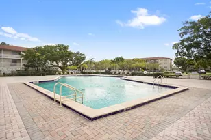 151 SW 135th, Pembroke Pines, FL 33027 - Photo 20
