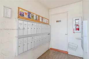 711 S Hollybrook, Pembroke Pines, FL 33025 - Photo 24