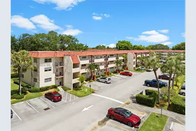 711 S Hollybrook #109, Pembroke Pines, FL 33025 - Photo 2