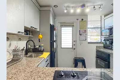 2930 Point East #E109, Aventura, FL 33160 - Photo 12