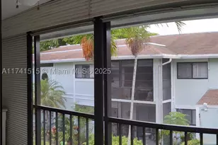 917 NE 199th, Miami, FL 33179 - Photo 16
