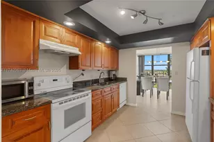 800 Parkview, Hallandale, FL 33009 - Photo 16