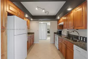 800 Parkview, Hallandale, FL 33009 - Photo 18