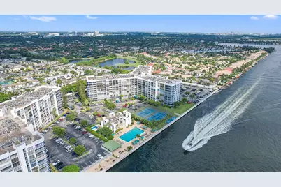 800 Parkview #909, Hallandale, FL 33009 - Photo 2