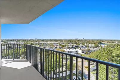 800 Parkview #909, Hallandale, FL 33009 - Photo 32