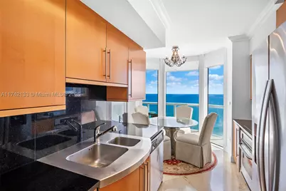 6365 Collins #3801, Miami Beach, FL 33141 - Photo 8
