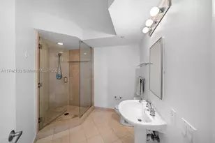 6365 Collins, Miami Beach, FL 33141 - Photo 20
