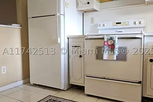 9380 Sunrise Lakes, Sunrise, FL 33322 - Photo 14