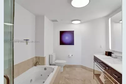 4401 Collins #2114/2116, Miami Beach, FL 33140 - Photo 38