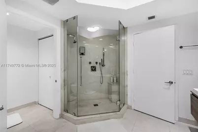 17111 Biscayne #2001, North Miami Beach, FL 33160 - Photo 22