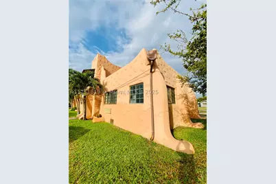 200 Azure, Miami Springs, FL 33166 - Photo 16