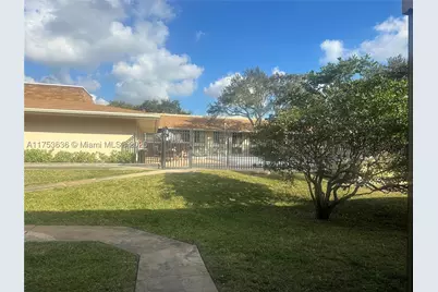 5851 Washington #84, Hollywood, FL 33121 - Photo 4