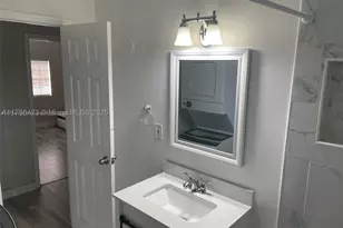 4896 SW 28th, Dania Beach, FL 33312 - Photo 4