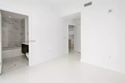 851 NE 1st #4203, Miami, FL 33132 - Photo 12