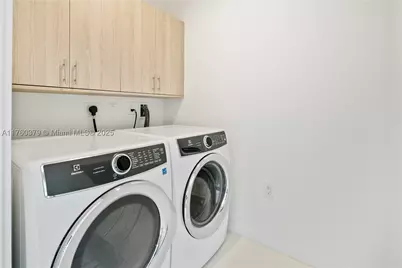 851 NE 1st #4203, Miami, FL 33132 - Photo 16