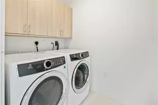 851 NE 1st, Miami, FL 33132 - Photo 16