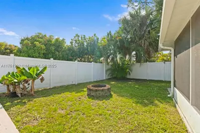 155 Kings, Royal Palm Beach, FL 33411 - Photo 40