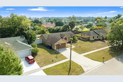 155 Kings, Royal Palm Beach, FL 33411 - Photo 4