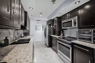 300 Three Islands, Hallandale, FL 33009 - Photo 30